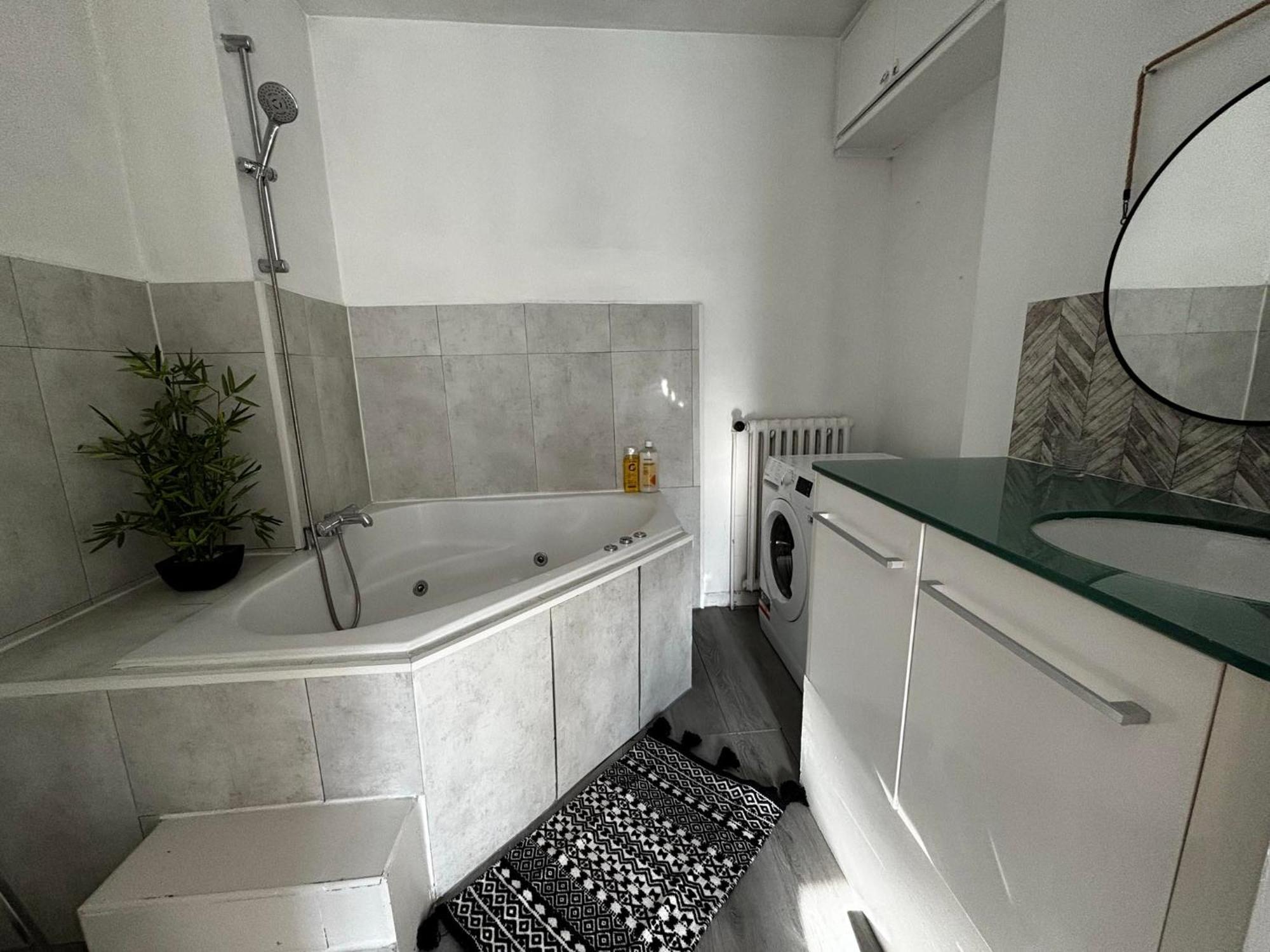 Appartement Hypercentre A 2 Min Du Lac Анси Екстериор снимка